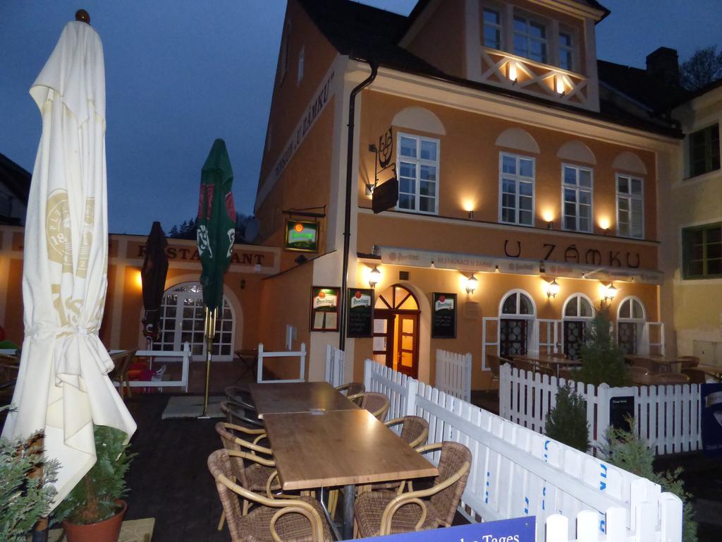 Penzion - Restaurant U Zamku Бечов-над-Теплоу Экстерьер фото