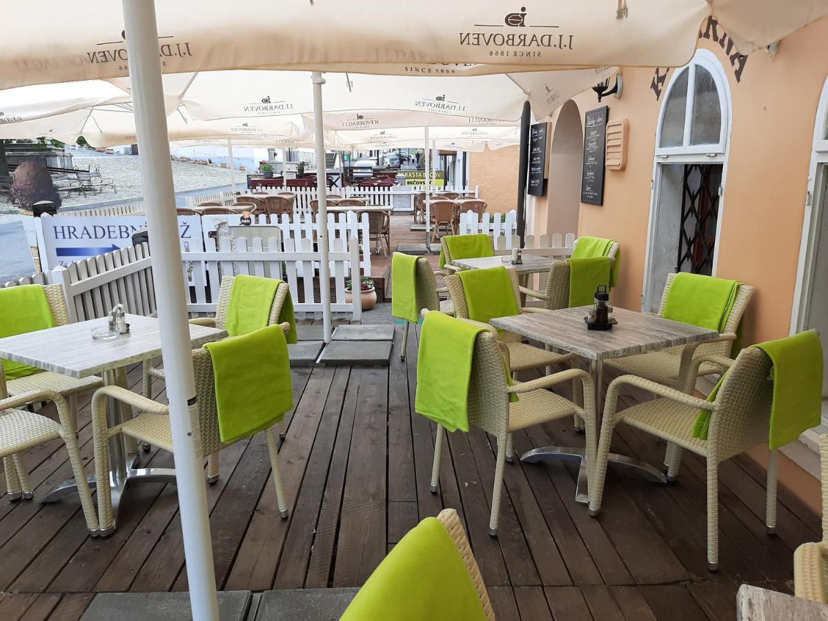 Penzion - Restaurant U Zamku Бечов-над-Теплоу Экстерьер фото